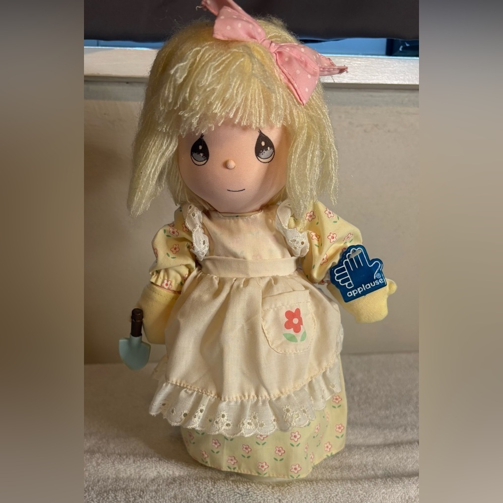 Precious Moments Doll JESSY with Musical Spinning Stand - Flowers Garden 1989